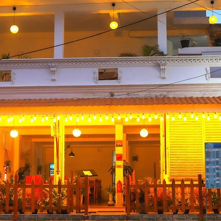 Hotel Royal Hub Kudapaduwa Exterior foto